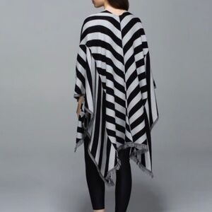 Lululemon Pranayama Scarf Wrap Black/Nimbus Stripe 100% Merino Wool, OS